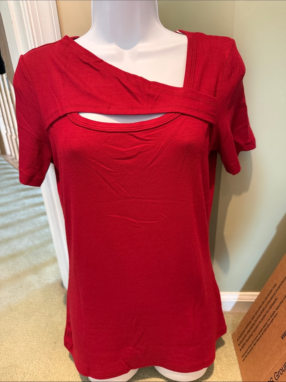 Womenโs Red Short-Sleeve Cutout Tee NWT